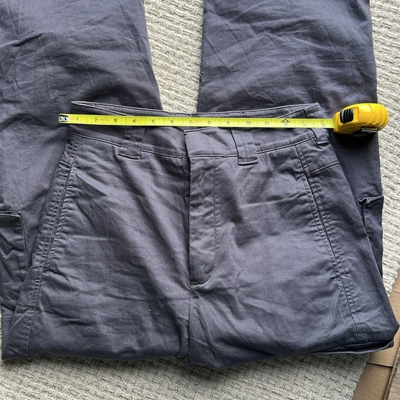 the group babaron size 4
Women's Cargó Jeans Gray Color
Perfect condition - Picture 9 of 9